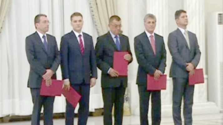 Noii miniştri ai Cabinetului Ponta au depus jurământul